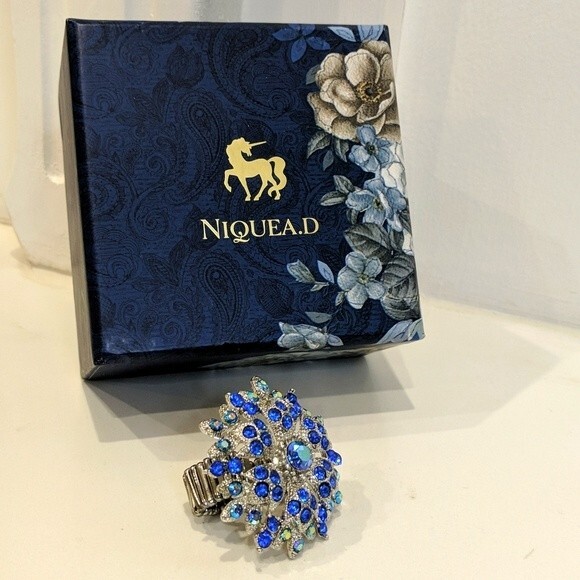 NWOT Swarowski Crystal Statement Cocktail Niquea.D Ring - Picture 1 of 3